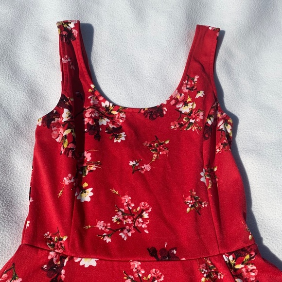 3/$30 - H&M Red Flowered Mini Dress - Size 8 - Picture 5 of 10
